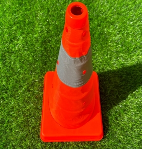 Retractable road cone